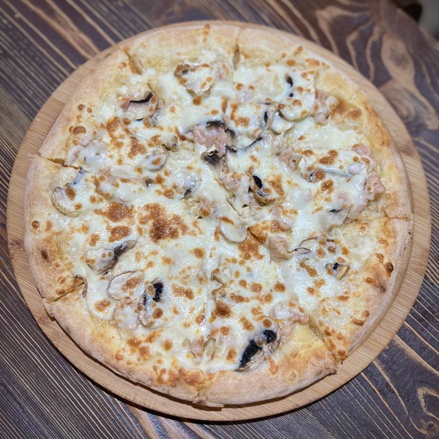 Пицца куриная с грибами